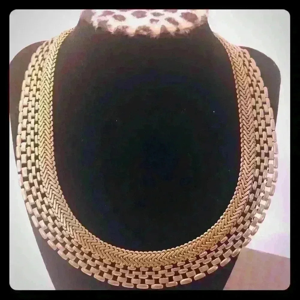 AUTHENTIC GOOD AS GOLD BRASS COLLAR NECKLACE 🔥